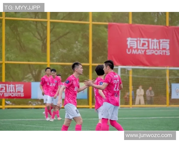 小足球星赞：用努力与热情书写属于自己的绿茵传奇