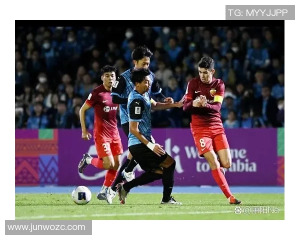 11号传奇球星汇聚足球场上的璀璨星光盘点与回顾