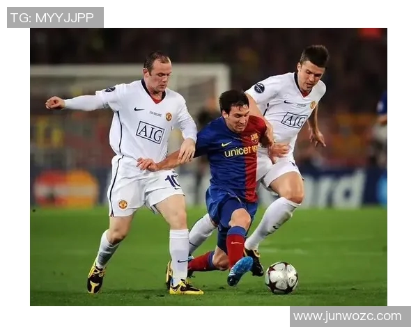 当足球巨星在赛场上突然发呆时观众的欢笑与紧张情绪瞬间交织 当足球巨星在赛场上突然发呆时观众的欢笑与紧张情绪瞬间交织